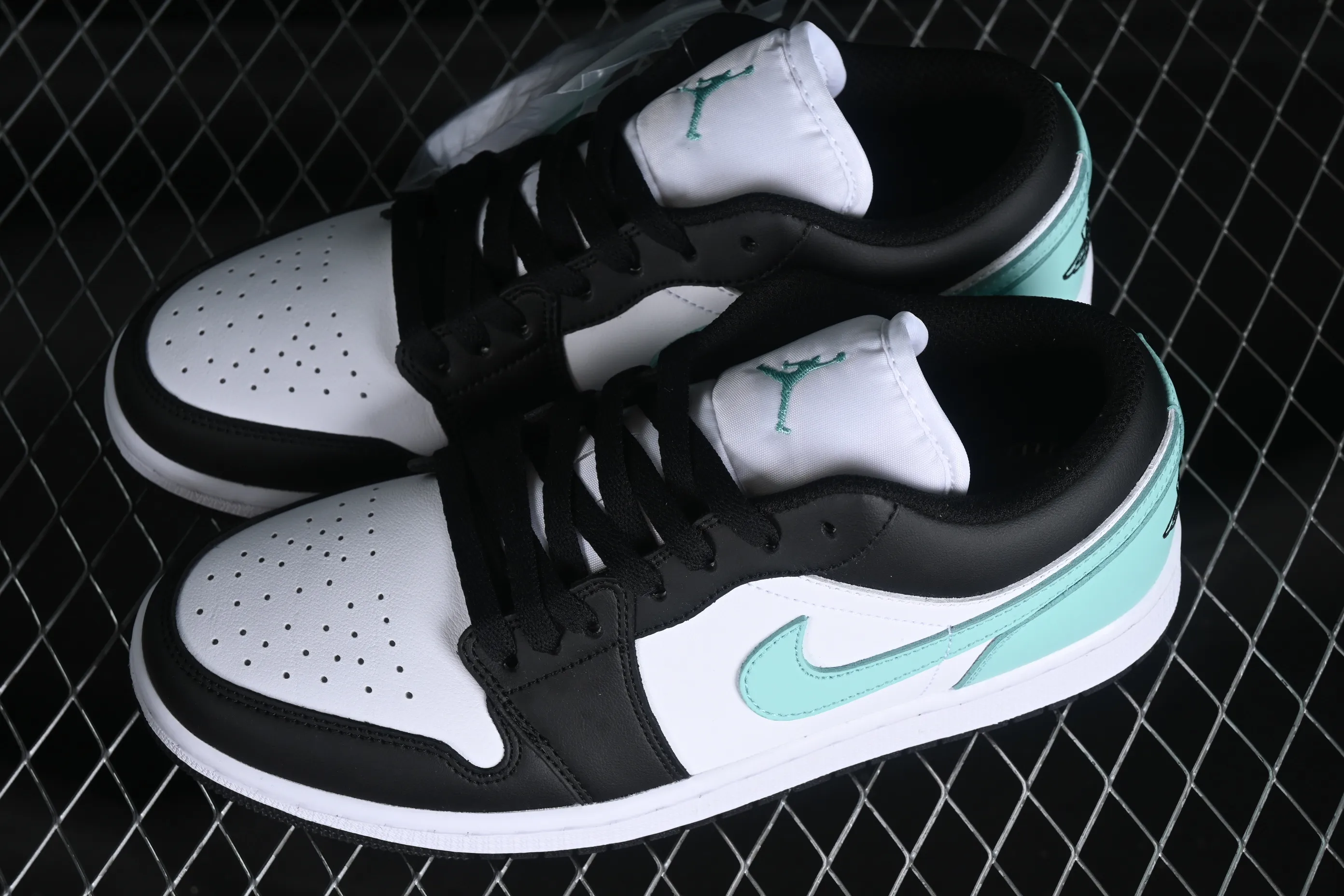 All categories Air Jordan Jordan series basketball shoes Air Jordan 1 Low Air Jordan 1 Low AJ1 Joe 1 mint black green low-top cultural basketball shoes 553558-131